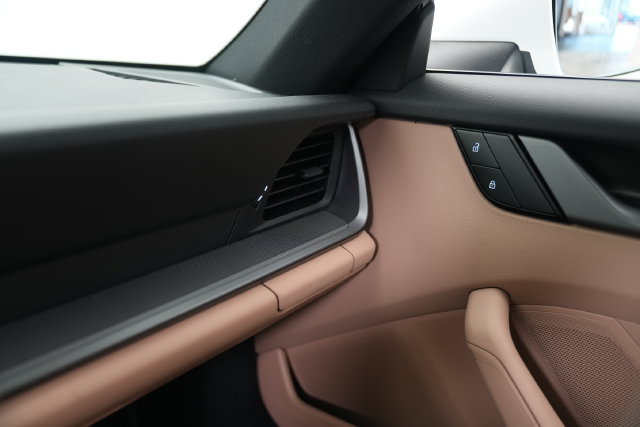 Certified 2023 Porsche 911 Carrera RWD image 39