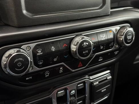 Used 2022 Jeep Gladiator Sport AWD/4WD image 25