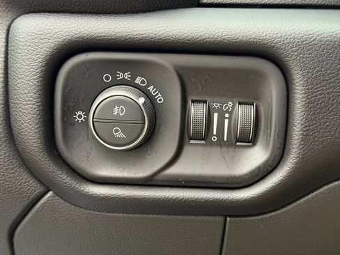 Used 2020 RAM 2500 Big Horn w/ Level 1 Equipment Group image 31