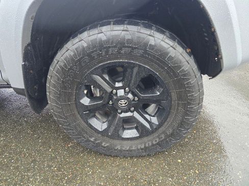 Used 2021 Toyota 4Runner SR5 Premium image 9