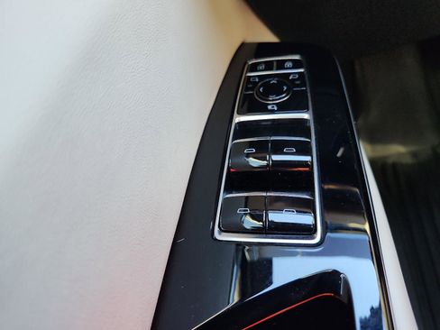 Used 2025 Cadillac Escalade ESV Sport w/ Touring Package image 29