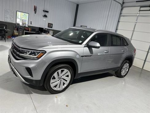 Certified 2020 Volkswagen Atlas Cross Sport SE w/ Panoramic Sunroof Package image 3
