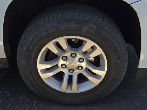 Used 2019 Chevrolet Tahoe LT w/ Luxury Package image 4