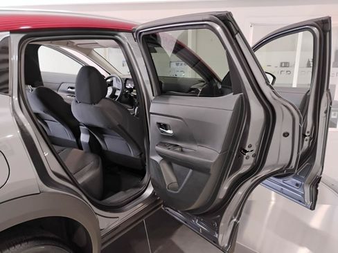 Used 2025 Nissan Kicks SV w/ SV Premium Package FWD image 45