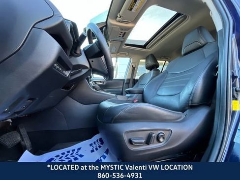 Used 2022 Toyota RAV4 XLE Premium image 31