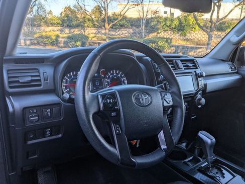 Used 2019 Toyota 4Runner TRD Off-Road Premium image 10