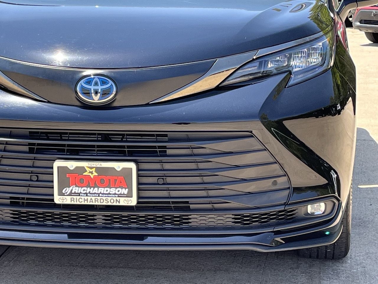 Used 2023 Toyota Sienna XLE Woodland Edition AWD/4WD image 8
