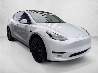 Used 2023 Tesla Model Y Long Range AWD/4WD video 3