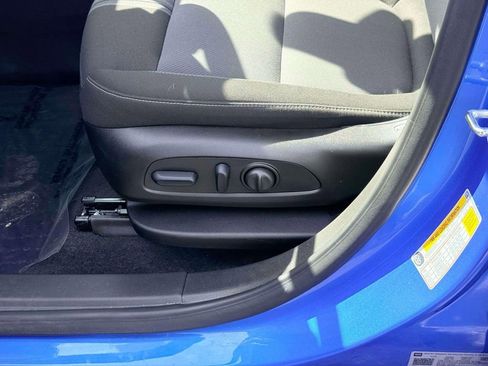 Used 2025 Chevrolet Blazer LT FWD image 13