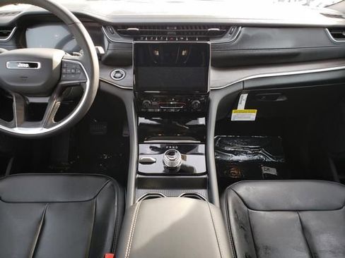 New 2025 Jeep Grand Cherokee Limited image 9