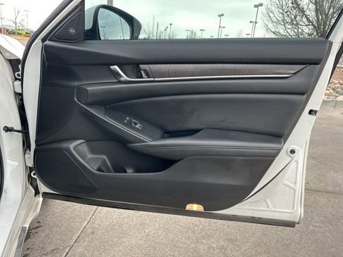 Used 2019 Honda Accord Touring image 28