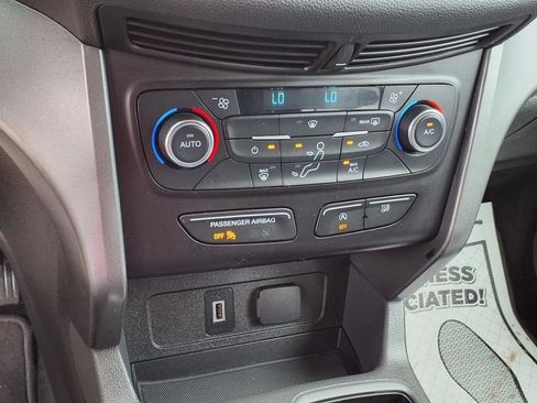 Used 2017 Ford Escape SE image 18