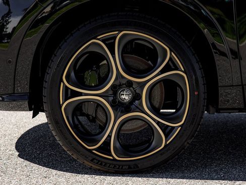 New 2025 Alfa Romeo Tonale Intensa image 14