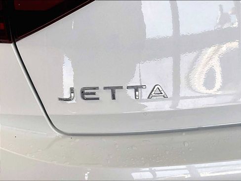 Used 2024 Volkswagen Jetta SE w/ Panoramic Sunroof Package image 29