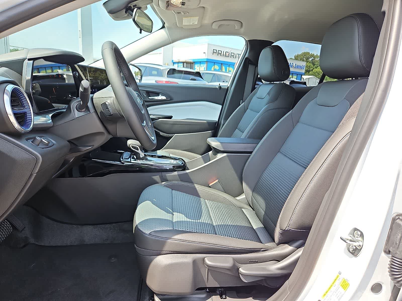 New 2026 Chevrolet Trax LT w/ Driver Confidence Package FWD image 11