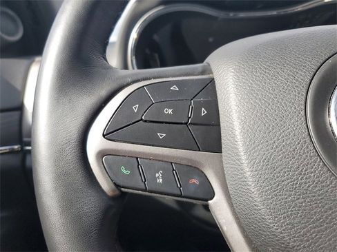 Used 2022 Jeep Grand Cherokee Limited image 18