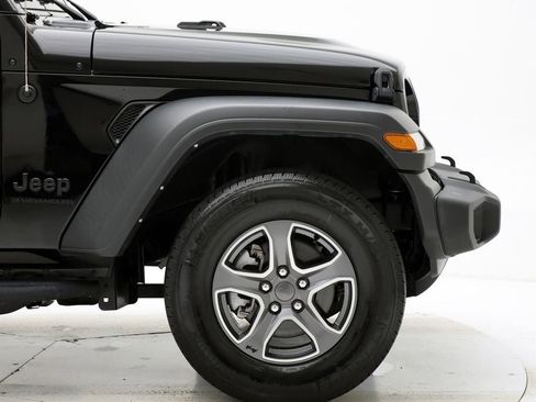 Used 2023 Jeep Wrangler Sport S image 4