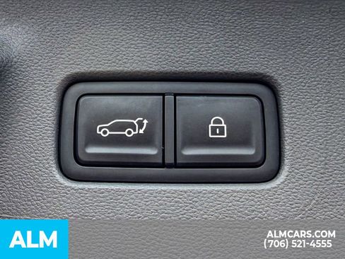 Used 2025 Hyundai Santa Fe SEL FWD image 18