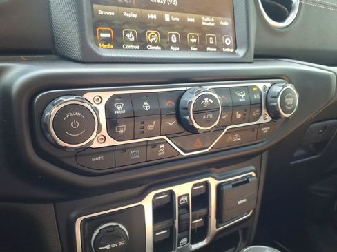 Used 2023 Jeep Wrangler Unlimited Sahara w/ Cold Weather Group AWD/4WD image 26