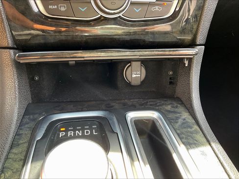 Used 2023 Chrysler 300 Touring L w/ Popular Equipment Group RWD image 16