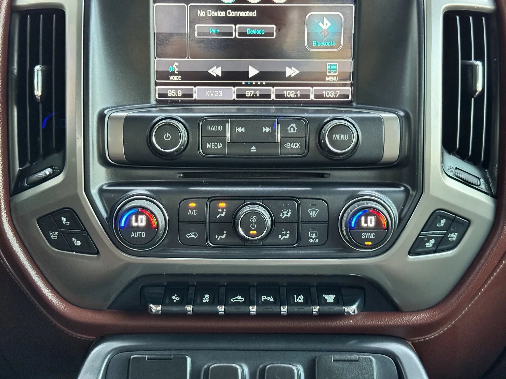 Used 2015 Chevrolet Silverado 2500 High Country w/ Duramax Plus Package AWD/4WD image 32