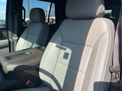 Used 2021 GMC Yukon SLT w/ SLT Premium Package AWD/4WD image 9