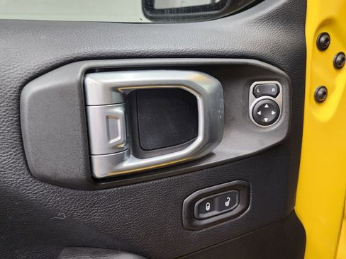 Used 2019 Jeep Wrangler Unlimited Rubicon AWD/4WD image 13