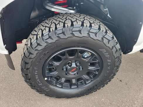 Certified 2025 Toyota Tacoma SR5 image 16