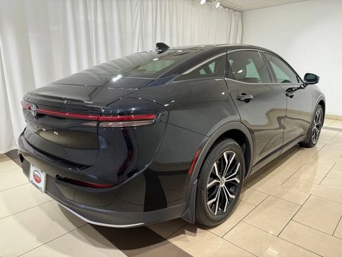 Certified 2023 Toyota Crown AWD/4WD image 5