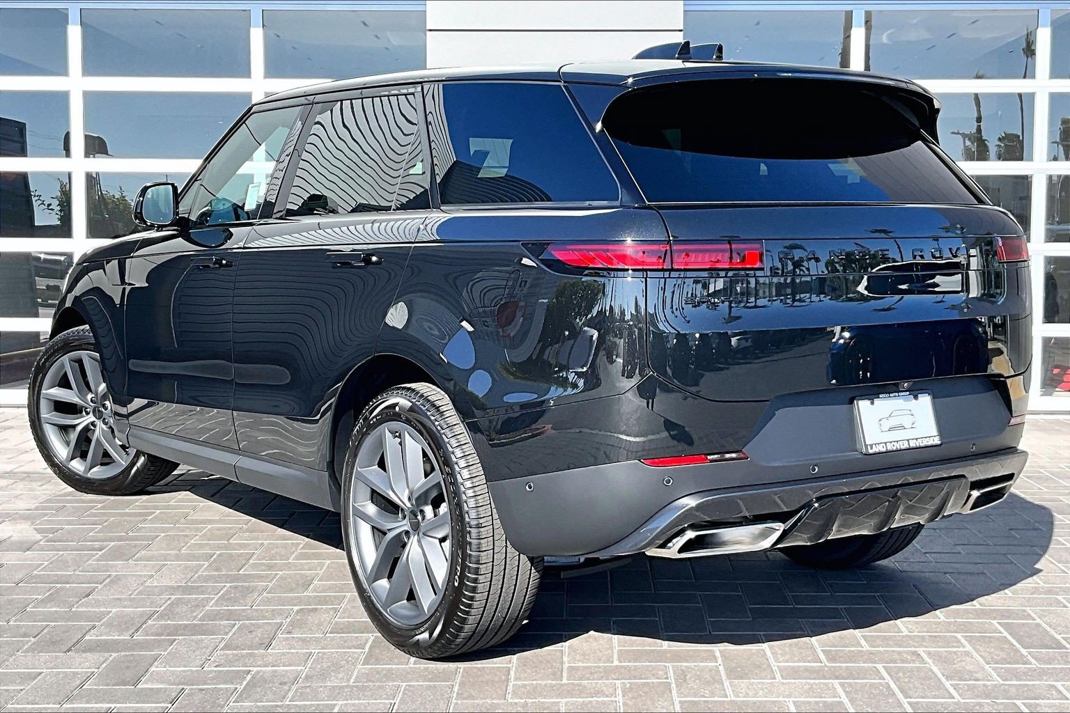New 2027 Land Rover Range Rover Sport SE AWD/4WD image 3