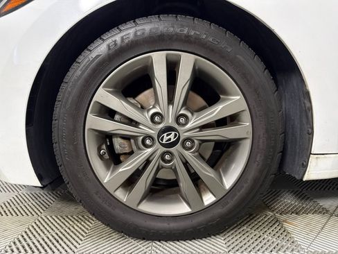 Used 2018 Hyundai Elantra SEL image 19