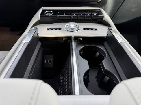 New 2026 Lincoln Navigator Reserve w/ Jet Appearance Package AWD/4WD image 18
