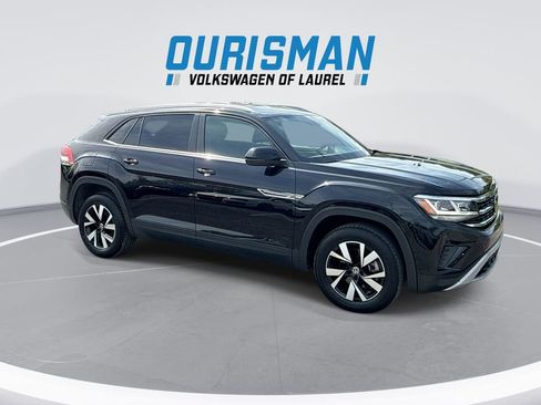 Used 2023 Volkswagen Atlas Cross Sport SE image 2