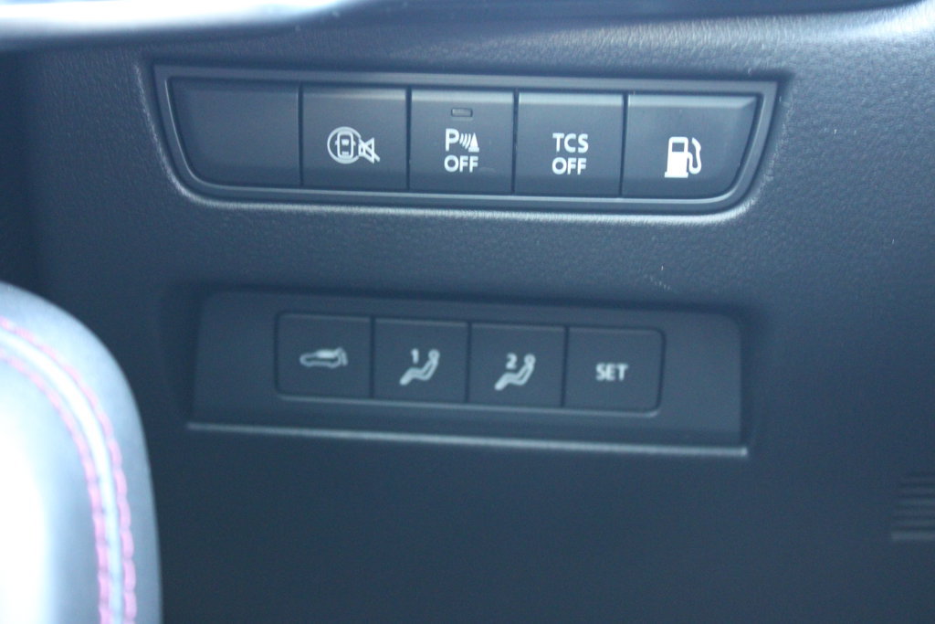 Used 2025 MAZDA CX-70 Plug-In Hybrid w/ Premium Plus AWD/4WD image 40