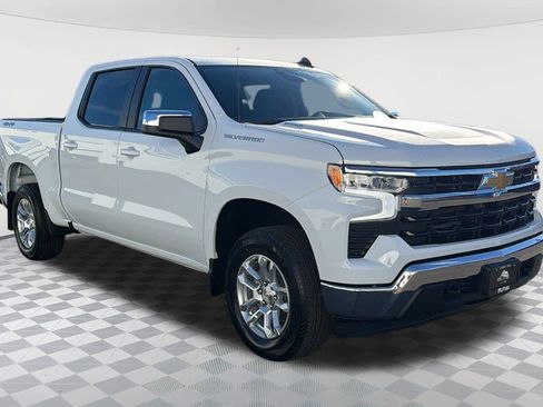 New 2026 Chevrolet Silverado 1500 LT image 3