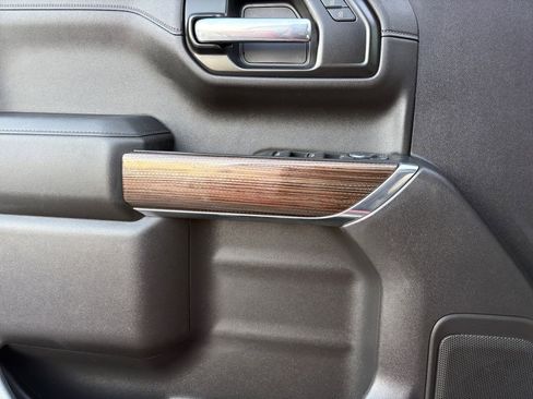 Used 2021 Chevrolet Silverado 1500 LT image 11