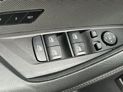 Used 2023 BMW i4 eDrive35 image 11