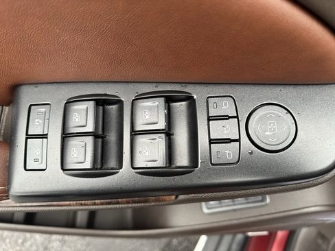 Used 2017 Chevrolet Suburban Premier image 24