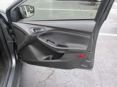 Used 2018 Ford Focus S FWD image 29