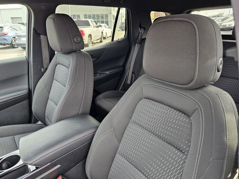 Used 2025 Chevrolet Equinox LT image 18