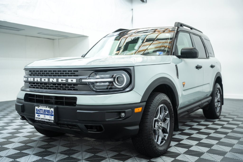 Used 2023 Ford Bronco Sport Badlands AWD/4WD image 3