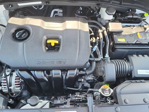 Used 2025 Kia Soul LX w/ LX Technology Package FWD image 15