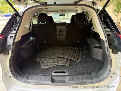 Used 2018 Nissan Rogue SV FWD image 21