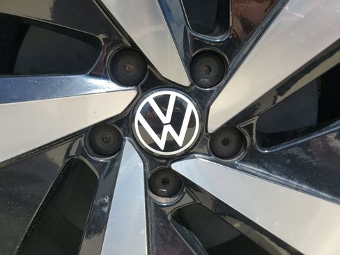 Used 2021 Volkswagen ID.4 Pro S w/ Gradient Package AWD/4WD image 11