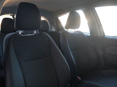 Used 2016 Toyota Yaris SE image 27