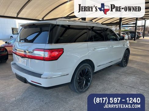 Used 2021 Lincoln Navigator Reserve image 4