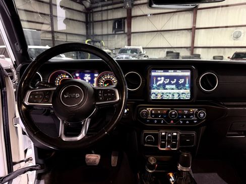 Used 2020 Jeep Gladiator Overland image 29