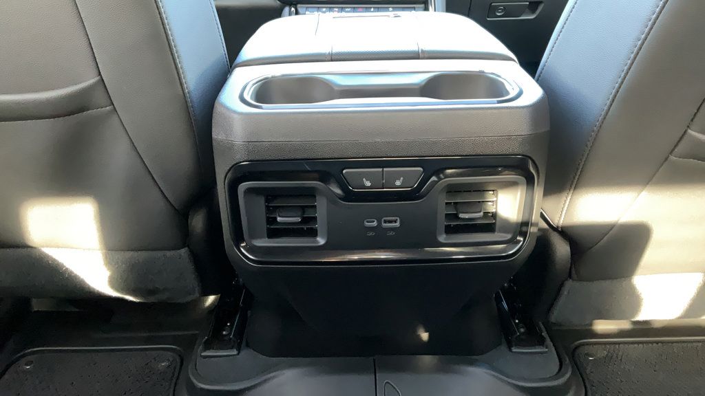 Used 2024 GMC Sierra 3500 AT4 w/ AT4 Premium Plus Package AWD/4WD image 26