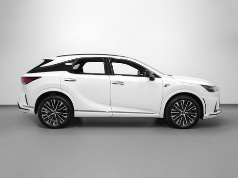 Used 2023 Lexus RX 500h F Sport image 13