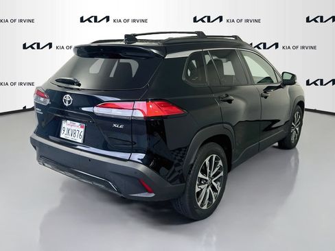 Used 2023 Toyota Corolla Cross XLE w/ Convenience Package FWD image 8